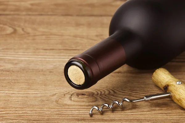 Șurubul și sticla de vin — Fotografie, imagine de stoc