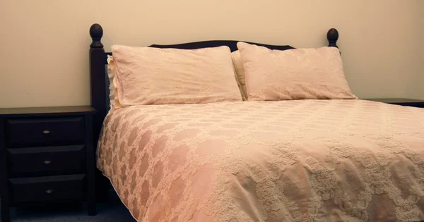 豪華なベッド部屋 — ストック写真