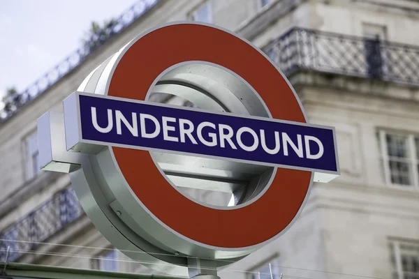 Лондонського метро roundel знак — стокове фото