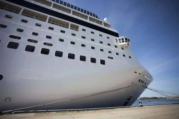 stock image Cruise ship in port