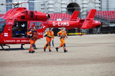 Londra'nın hava ambulans helikopter ekibi