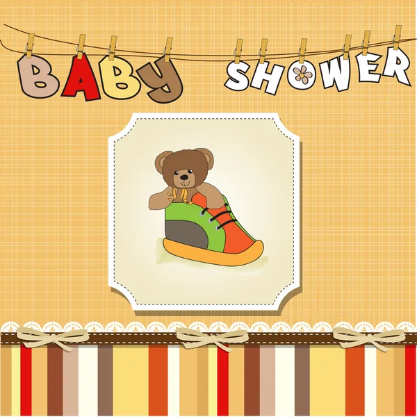 Tarjeta de ducha de bebé con oso de peluche escondido en un zapato — Foto de Stock