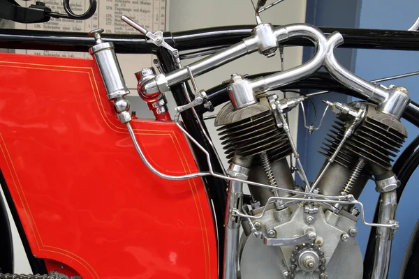 아주 오래 된 오토바이 엔진 — 스톡 사진