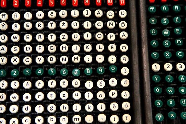 非常に古いコンピューター keyaboard 背景 — ストック写真