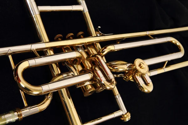 Gamla golden trumpet detalj — Stockfoto