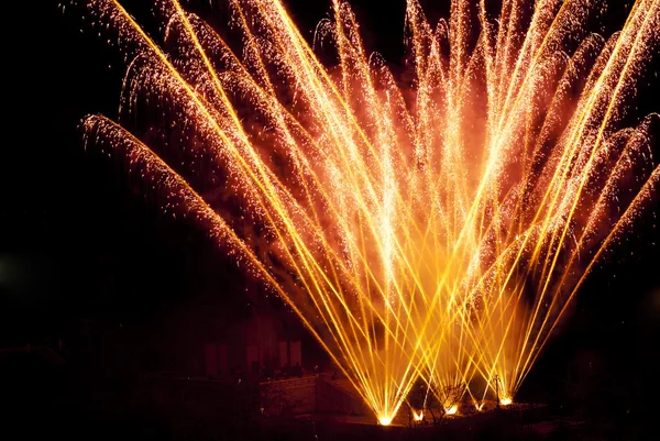 Fuochi d'artificio a lunga esposizione e scintille per il nuovo anno Foto Stock