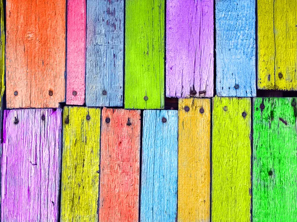 Placa de madeira colorido pregado — Fotografia de Stock