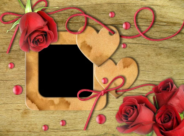 Vintage fotoframes, rode rozen en hart — Stockfoto