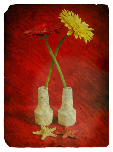 Bodegón con flores gerberas. Antigua postal. — Stockfoto