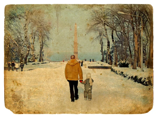 Прогулка в парке зимой. Старая открытка . — стоковое фото