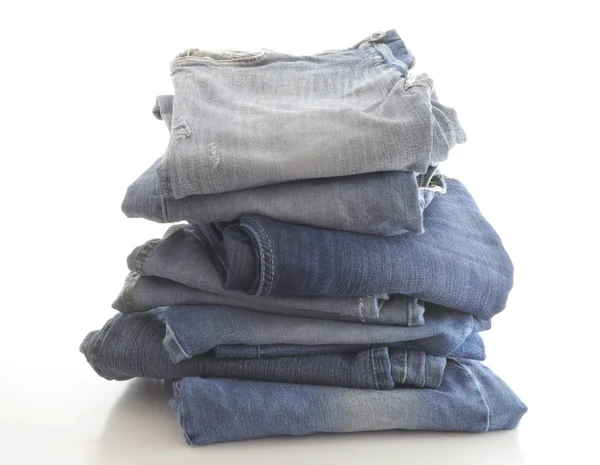 Stapel blauer Jeans — Stockfoto