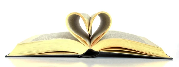 Bir kalp içine kavisli bir kitabın sayfaları — Stok fotoğraf