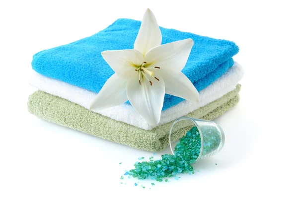 Asciugamani con giglio bianco — Foto Stock