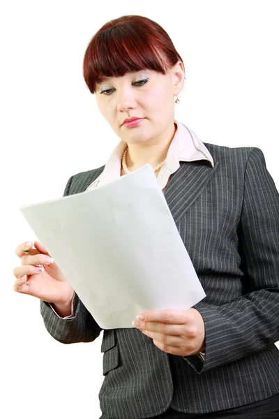 Mujer de negocios lee documentos — Foto de Stock
