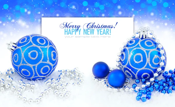 Mavi ve gümüş christmas dekorasyon baubles ile metin için yer — Stok fotoğraf