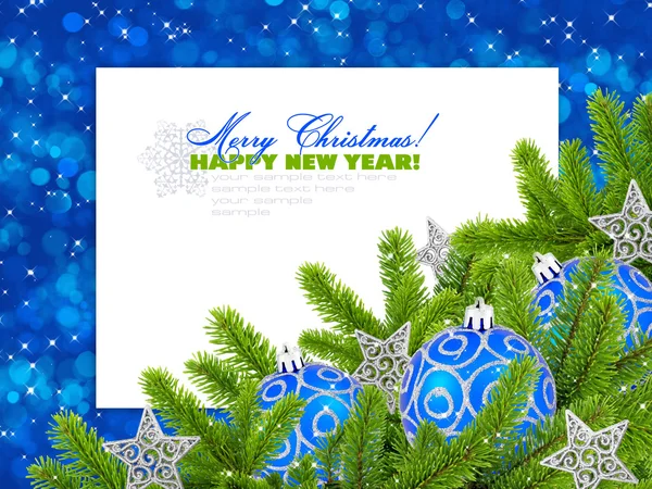Azul e prata baubles decoração de Natal e pinho em festivo — Fotografia de Stock