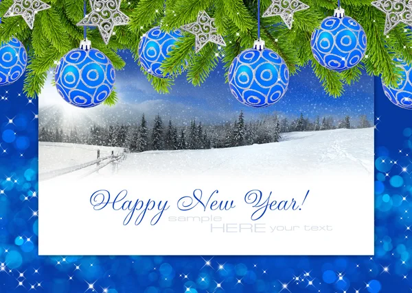 Azul e prata baubles decoração de Natal e pinho em um backg — Fotografia de Stock