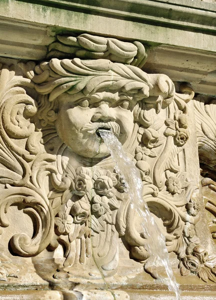 Bas-reliëf, detail aan de fontein, frankfurt am main, Duitsland — Stockfoto