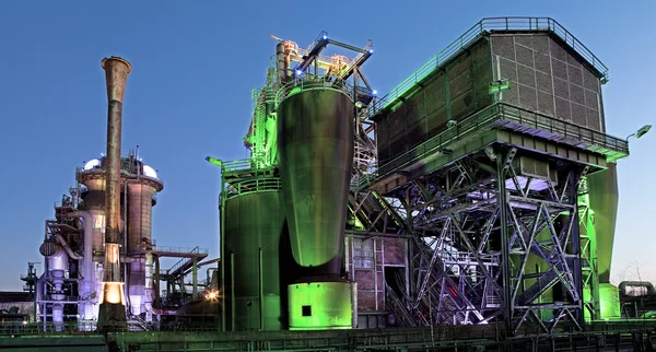 Indústria siderúrgica alto-forno — Fotografia de Stock