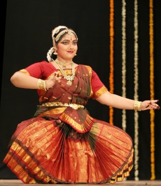 bharatanatyam dansı