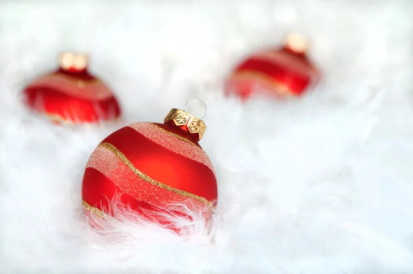 Piros karácsonyi baubles — Stock Fotó