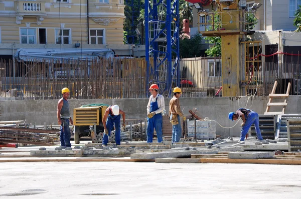 Bau einer internationalen olympischen Universität im Stadtzentrum von Sotschi — Stockfoto