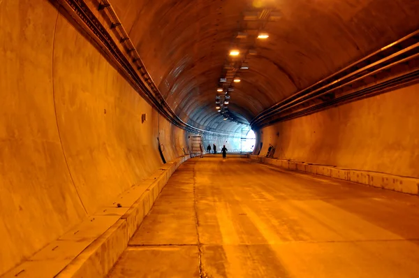 Construção de um túnel rodoviário — Fotografia de Stock