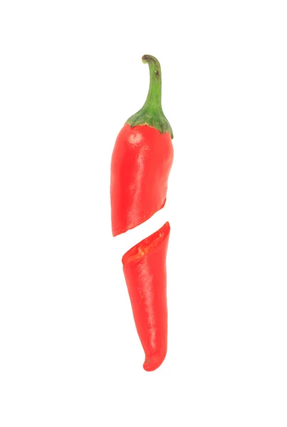 Červené chile plátky s semena vpředu — Stock fotografie
