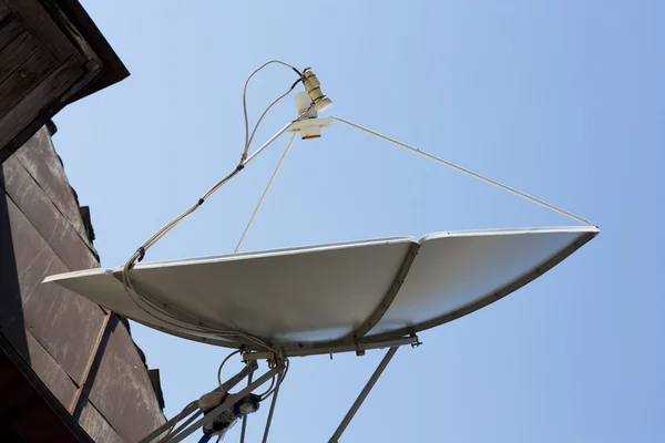 A satellite dish — Stock Photo, Image
