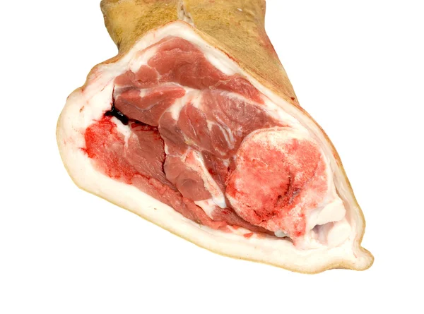 Beyaz arka plan üzerinde izole çiğ domuz eti (bacak) — Stok fotoğraf