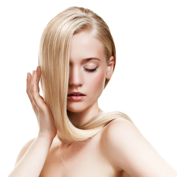 Piękna blondynka. zdrowe włosy długie — Zdjęcie stockowe
