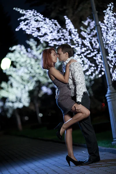Romantische foto's van verliefde op straat — Stockfoto