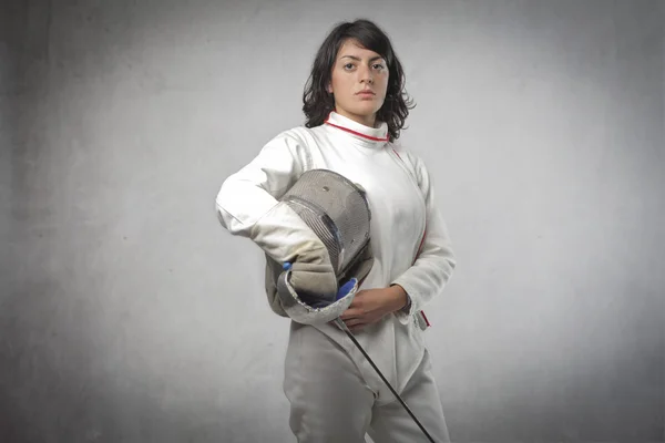 Jovem esgrimista feminina — Fotografia de Stock