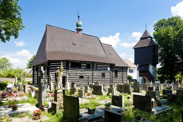 Houten kerkje in slavonov, Tsjechië — Stockfoto