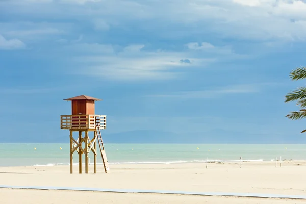 Badvakt stuga på stranden i narbonne plage, languedoc-roussi — Stockfoto