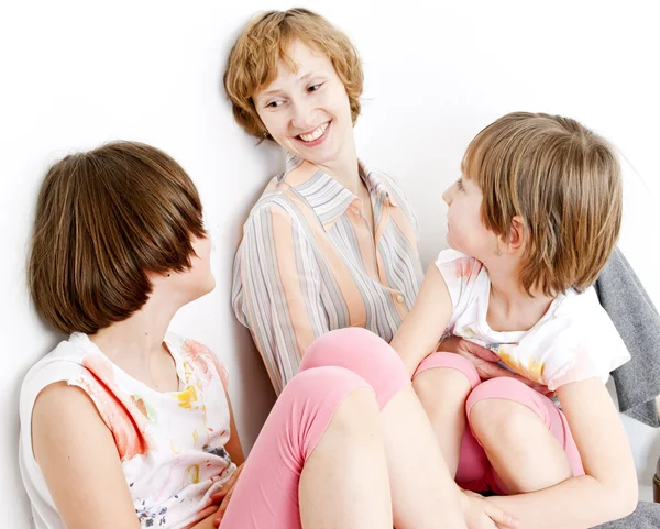 Madre con sus hijas — Foto de Stock