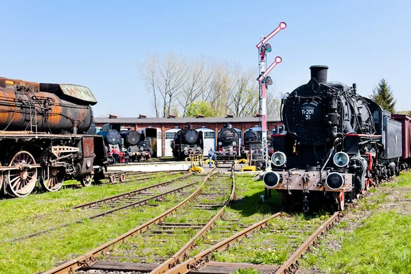 Parní lokomotivy v železničním muzeu, jaworzyna slaska, Slezsko, — Stock fotografie