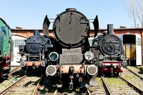 Stoomlocomotieven in het Spoorwegmuseum, jaworzyna Śląska, Silezië, — Stockfoto