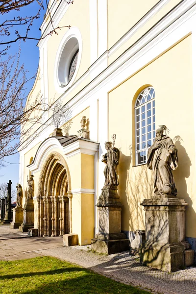 Εκκλησία της Μονής της Κοιμήσεως της Θεοτόκου, της αστυνομίας nad metuji, — Φωτογραφία Αρχείου