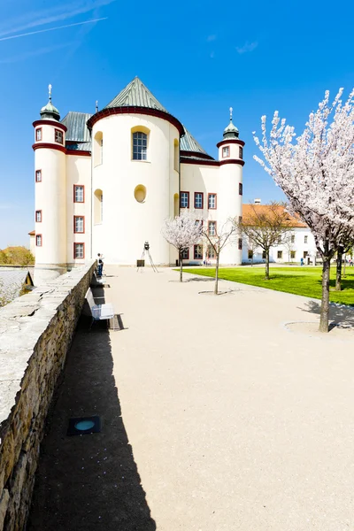 Klostret s trädgård i litomysl, Tjeckien — Stockfoto