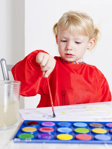 Pittura bambina con acquerelli — Foto Stock