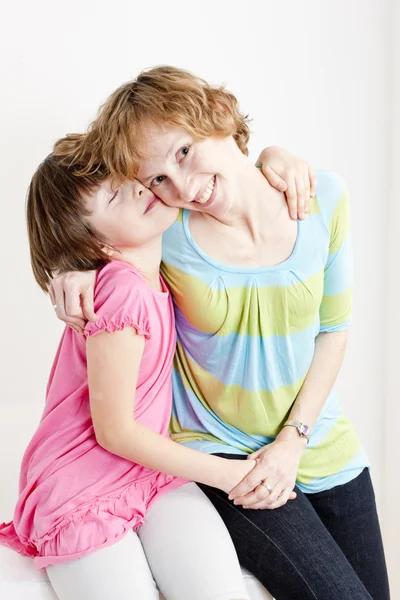 Anne ile kızının portresi — Stok fotoğraf