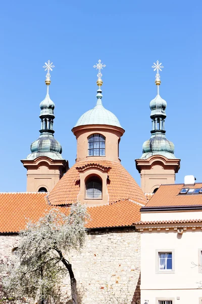 サンローラン教会 petrin、プラハ、チェコ共和国で — ストック写真