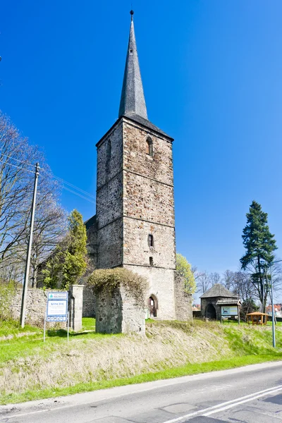 Романтическая церковь в Сверцаве, Силезия, Польша — стоковое фото