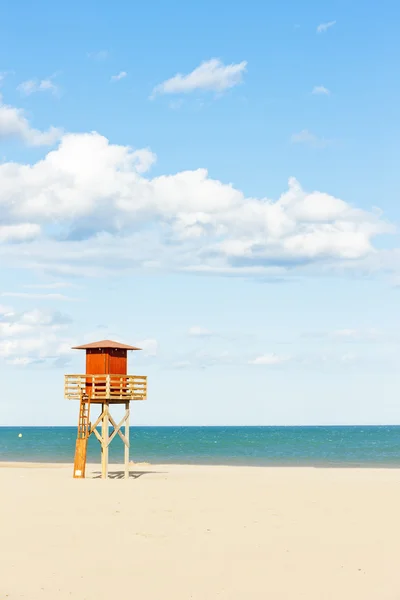 Badvakt stuga på stranden i narbonne plage, languedoc-roussi — Stockfoto