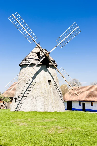 Větrný mlýn v Kuželově, Česká republika — Stock fotografie