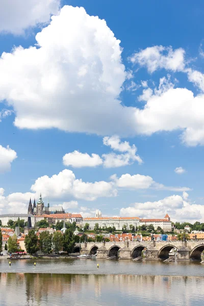 Hradcany with Charles bridge, Prague, Czech Republic — Stock Photo, Image
