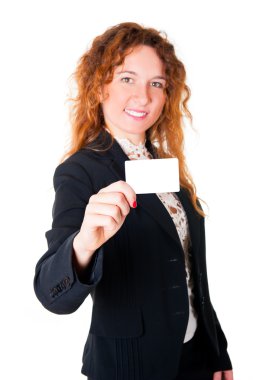 İş kadını elinde boş bir kart tutuyor.