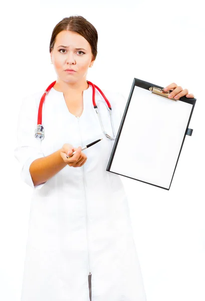 Tıbbi sevimli kadın doktor dosyasını işaret eder. — Stok fotoğraf