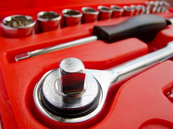 Kit de herramientas de varias herramientas de metal en la caja roja —  Fotos de Stock